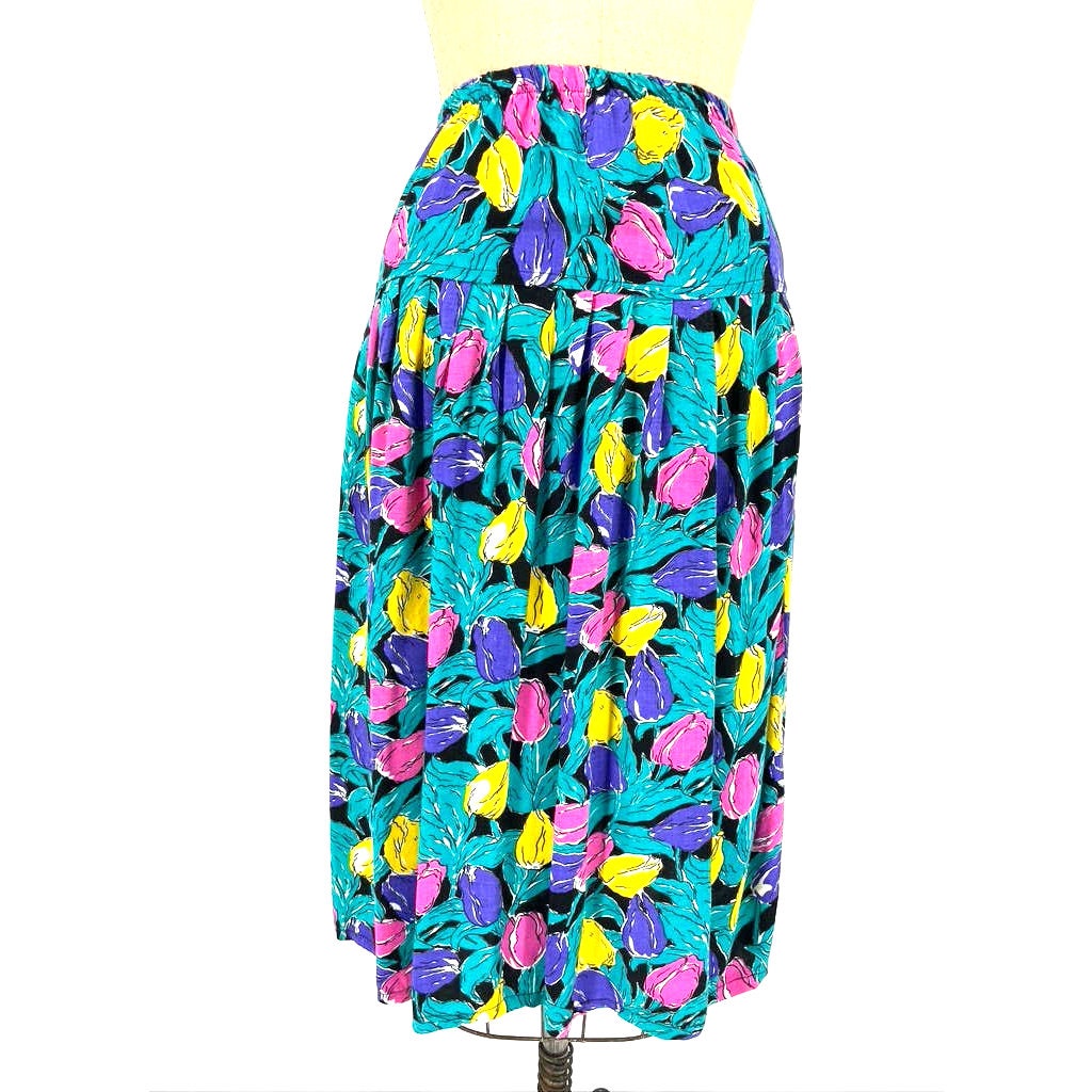 VTG 80s Tulip Floral Elastic Waist Skirt 10 Graphic Tee – Feel-Good Design · Top Pick For Any Outfit