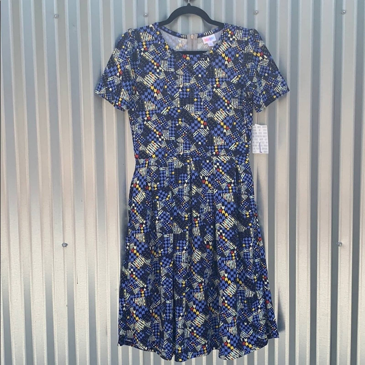 NWT Lularoe Amelia Print Day Dress Large Graphic Tee – Premium Graphic · Perfect For Daily Wear