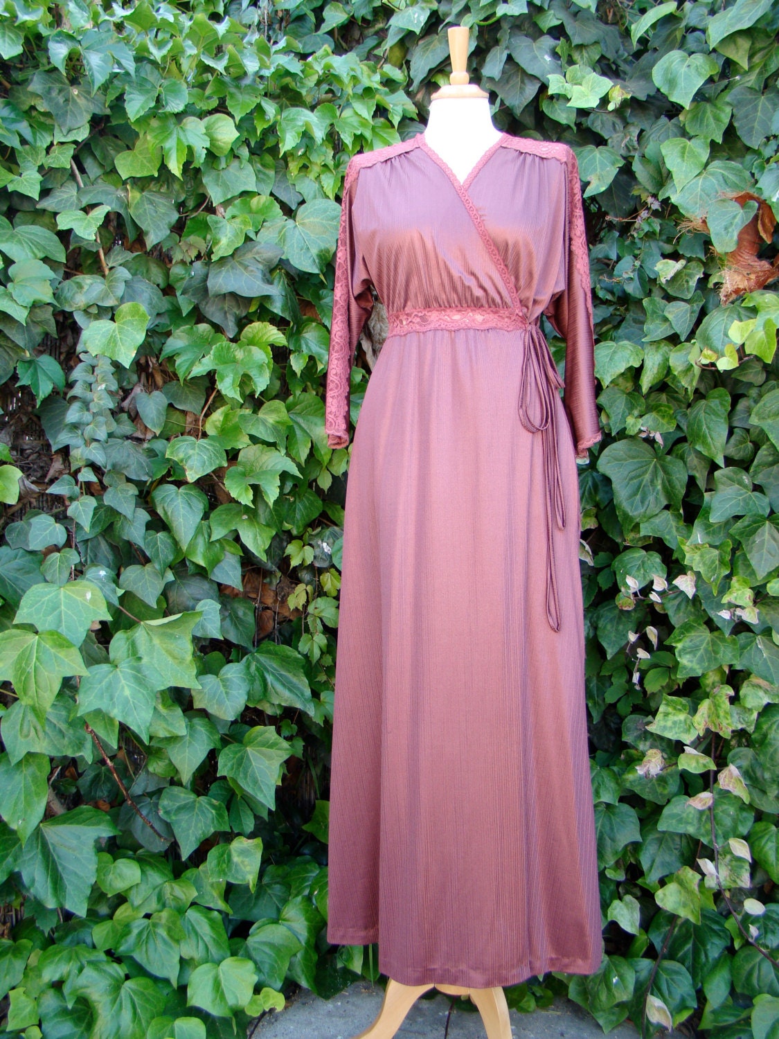 Vintage Miss Elaine Maple Union Made Deep V Neckline Lace Wrap Union Made Maxi Boudoir Nightgown Robe MEDIUM Graphic Tee – Everyday Comfort · High-Quality Print