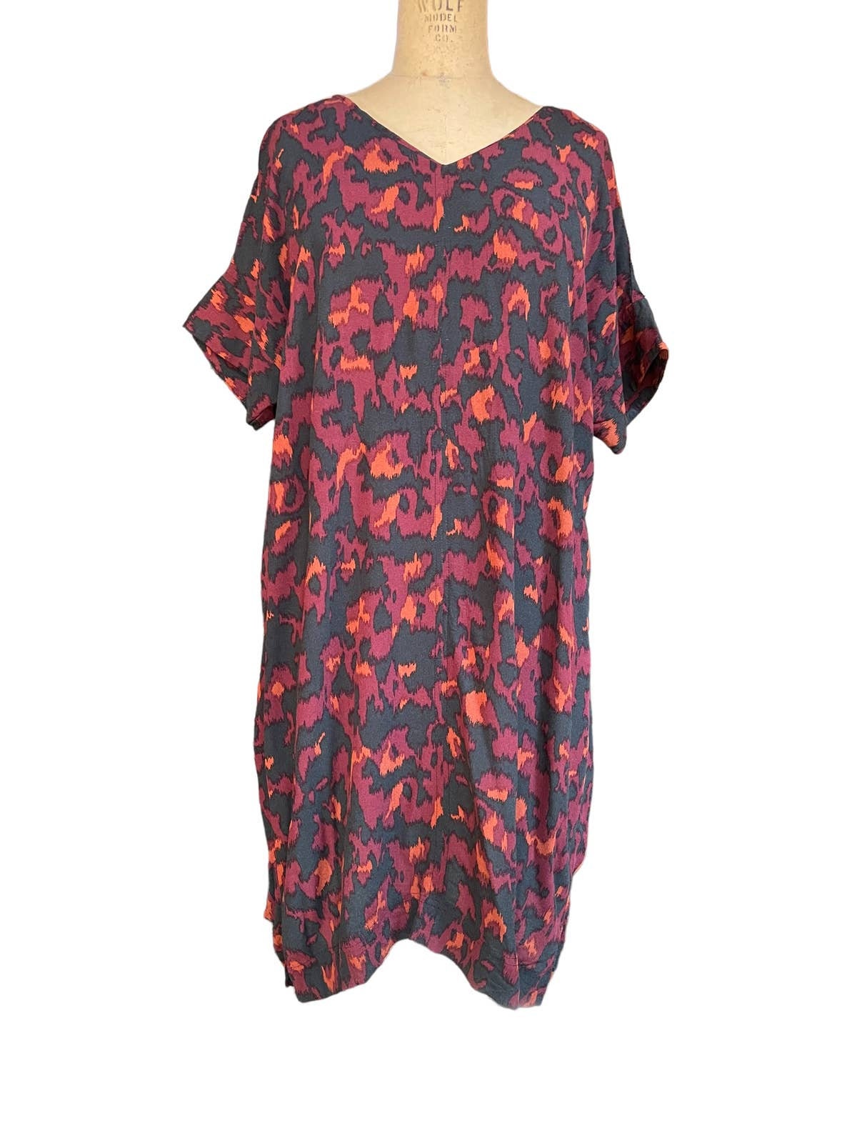 Bobeau Women39s Shift Dress Multicolor 100 Rayon V neck Short Sleeve Slip On XL Graphic Tee – Easygoing Wear · Great Gift For Fans