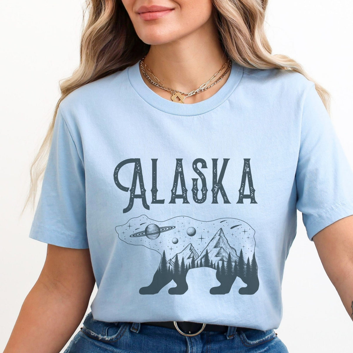Alaska Bear Travel Shirt Grizzly Bear Tee for Outdoor Adventure Denali National Park Wildlife Souvenir Alaska Family Travel Group Shirt Graphic Tee – Warm & Stylish · High-Quality Print